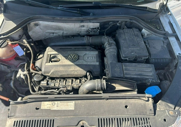 Volkswagen Tiguan cena 38800 przebieg: 223000, rok produkcji 2011 z Brzozów małe 562